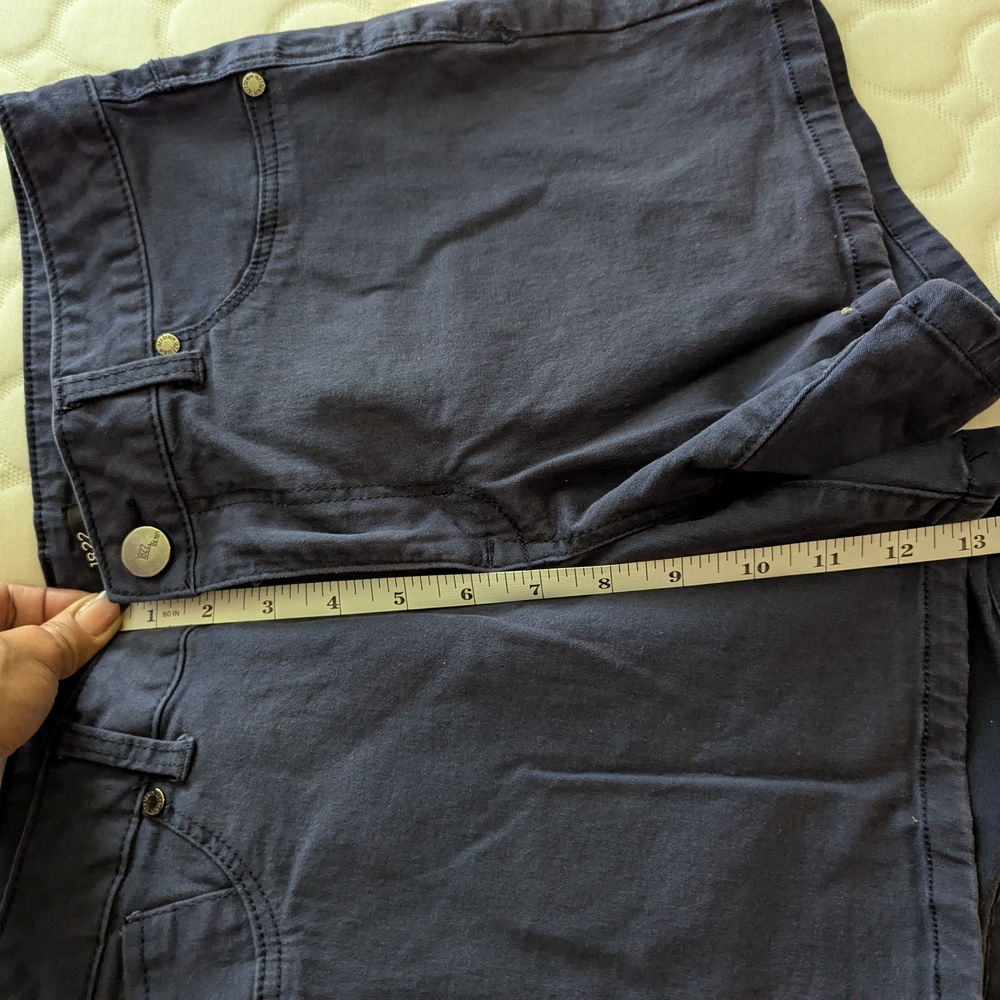 Women's Dark Gray Shorts Sz 12 - Picture 5 of 8